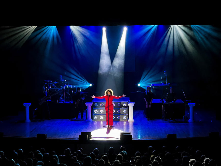 Whitney Houston lookalike performer HSV